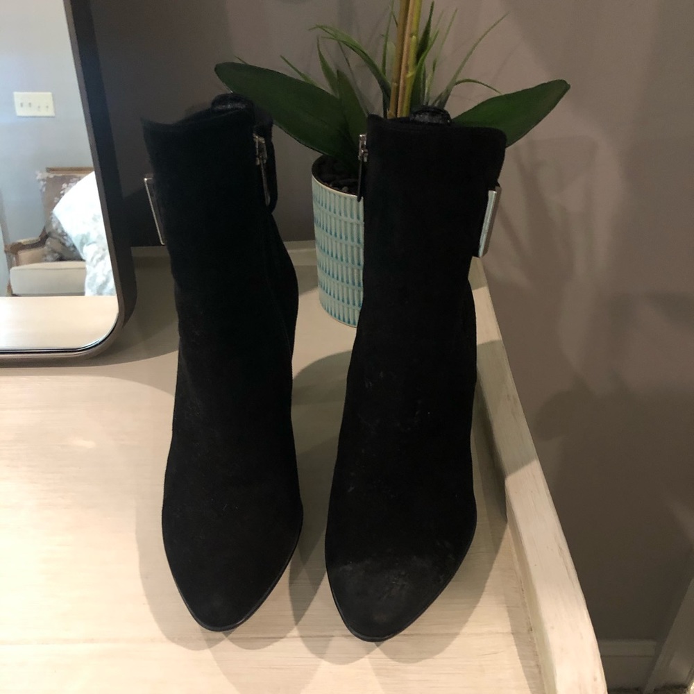 Aqua talia black suede boots
